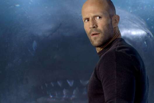 
            Вышел трейлер фильма "Мег 2" о доисторической акуле        