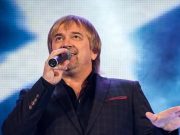 60-летний артист покорил Львов экстремальными трюками под куполом