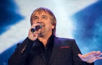 60-летний артист покорил Львов экстремальными трюками под куполом